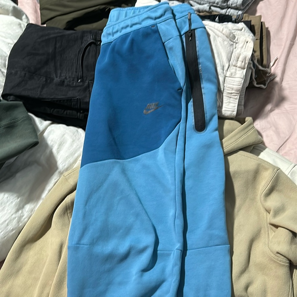 Nike tech joggers